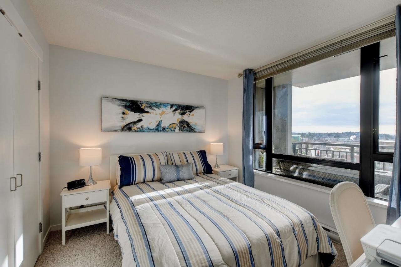 The Astoria Flair Apartment Victoria Exterior photo